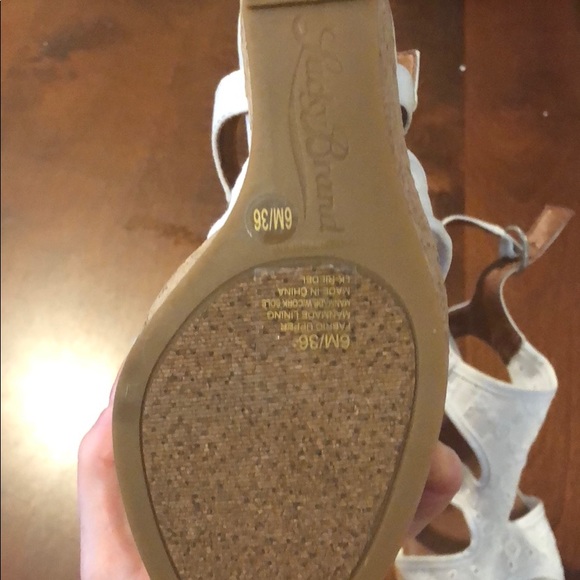 Lucky brand never worn wedges - Picture 3 of 3